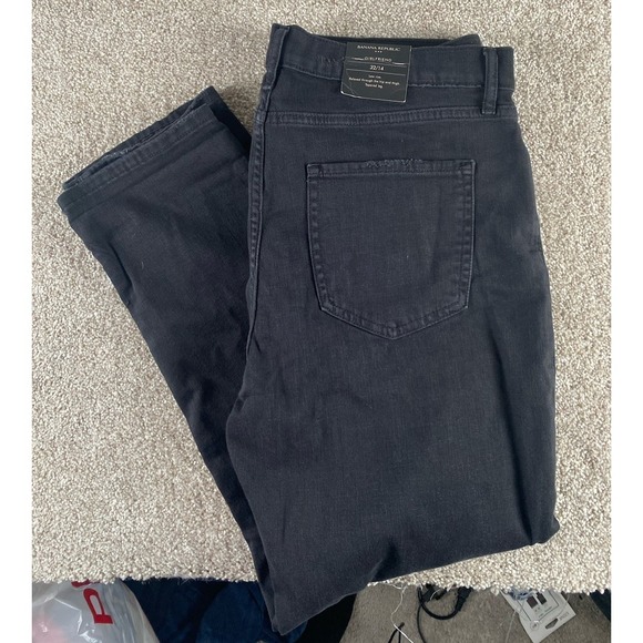 Banana Republic Denim - Banana Republic Girlfriend Lowrise Tapered Jeans Distressed Black 32/14 (36x30)